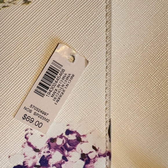 NWT White House Black Market  Floral White Clutch with Stud Accents - Picture 6 of 6